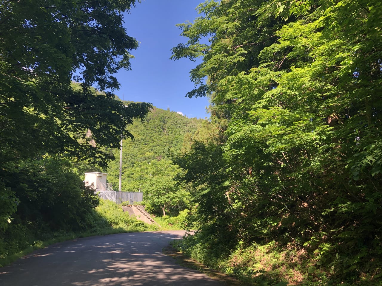 本道寺 R112で 寒河江にむかうと、右手にまがる道がある。注意しないとわからない。